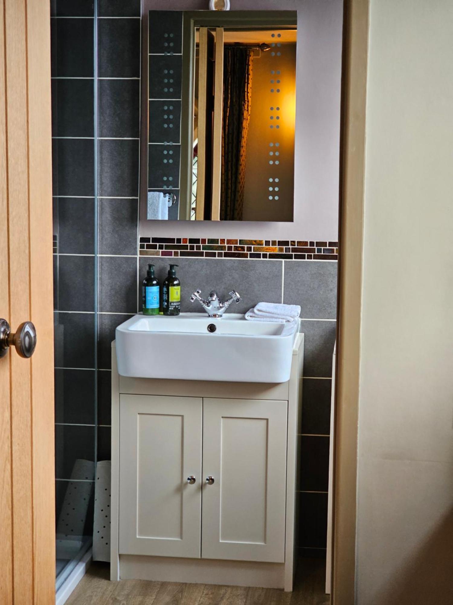 The Belfry At Yarcombe Bed & Breakfast Bagian luar foto